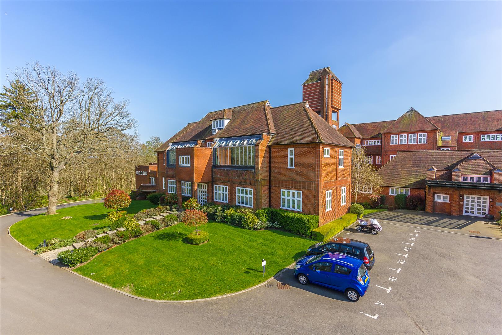 Elizabeth Drive Williams Harlow Estate Agents Cheam & Banstead